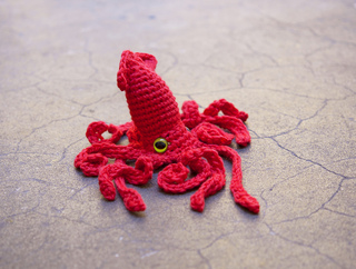Bright_red_squid_1_small2