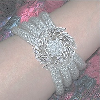 Wreathbroochoverserpentinebracelet_small2