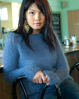 Giselle_sweater_small2