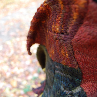 Druidess_scarf_shiri_designs_nov_2010_macro_small2
