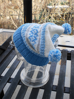 Heartwarming_hat_shiri_designs_12_2010_ski_small2