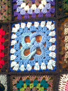 Interlocked_four-rings_square_-_motif_book_small2