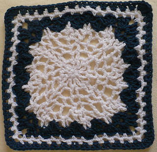 Fox_s_easy_snowflake_square_008_sm_small2
