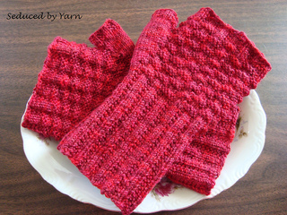 Basketry_mitts_finished3_small2