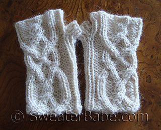 Cabled_fingerless_gloves_ft_500_small2