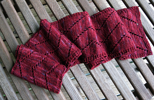 Zig_zag_scarf_folded_medium