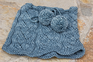 Ravelry: #142 Drawstring Lace Cowl pattern by SweaterBabe