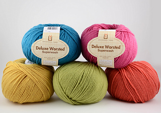 Deluxe_worsted_superwash_five_balls_small2