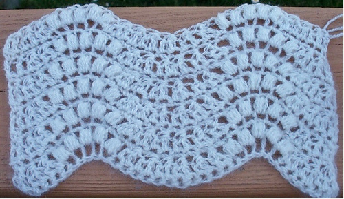 Feather-and-fan_crochet_swatch_medium