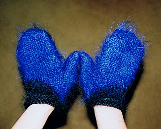 Blue_mittens_400h_small2