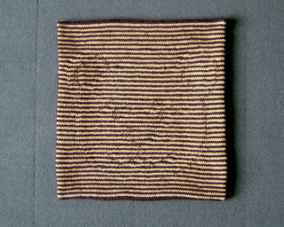 Bear_cushion_flat_stripes_800_small2