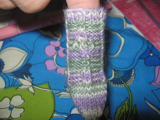 April_wee_sock_pkg_yarn_yenta_2010_2_1__small2