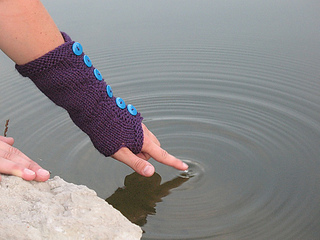 Bonnie_mitts_small2