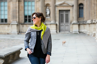 Paris_hayley_lourve_bees_walk_small2