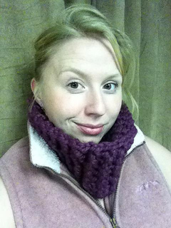 Woolease_cowl_aubergine_small2
