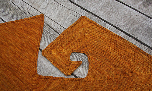 Gold_tri_flat_1_medium