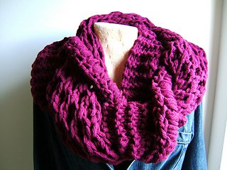Giant_honeycomb_intertwined_cowl_small2