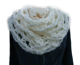 Blizzard_cowl_effect_neckwarmer1_small2