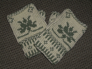 Color_twined_knitted_fingerless_mitts72_small2