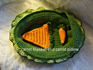 534_carrot_blanket_and_pillow_small2