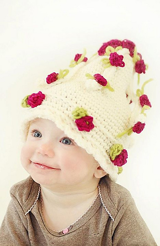 658cascading_flowers_hat_medium