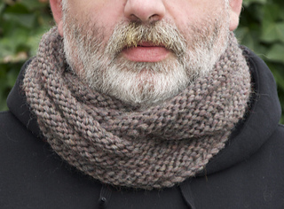 Mobius_cowl_grey2_small2