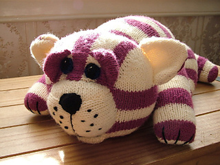 Ravelry: Bagpuss pattern by Alan Dart