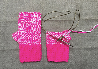 Ravelry: Magic Loop Fingerless Mitts pattern by Chiaki Hayashi