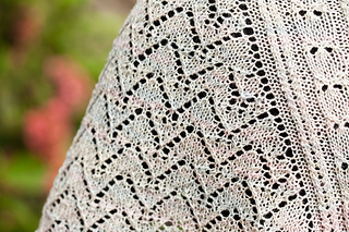 Owl-shawl-back-9536_small2