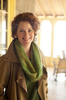 Crocheted-moebius-cowl5_small2