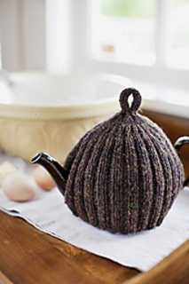 Ribbed-teapot-cozy_small2