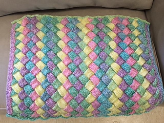 Entralac_baby_blanket2_small2