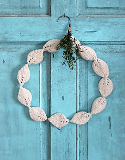 Knitted-wreath-holiday-2014-02_small2