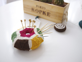 Jumbo_pincushion_small2