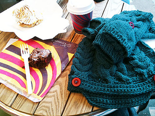 Cable_convertible_mittens_and_peek_cap_small2