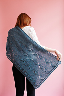 Zigzag_path_shawl_0_small2