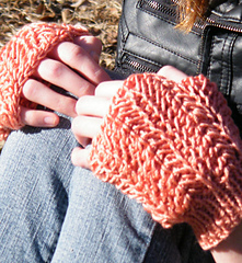 Lucia_mitts3_small