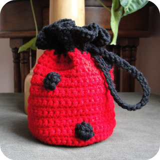 Ladybug_purse_resized_for_etsy_small2