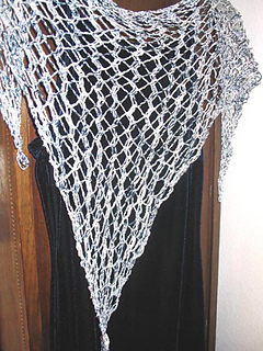 Hole-y_triangle_scarf_larger_small2