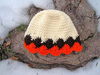 Diamond_edge_hat_on_rock_small2