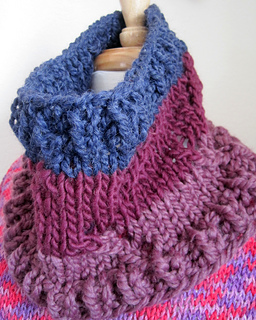 Tricolor_twig_cowl_2015_pad_3_small2