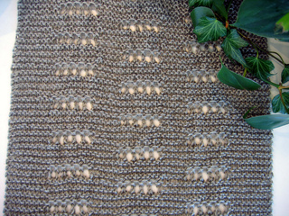 I_just_want_to_knit_shawl_closeup_small2