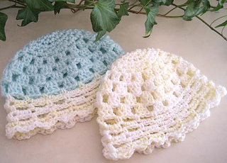 Pretty_little_baby_hats_2_green_yellow_small2