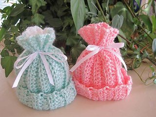 Rib_look_baby_hats_2_green_pink_1_small2