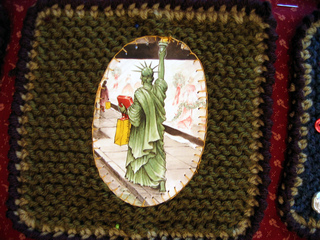 Wedding_square_statue_of_liberty_small2