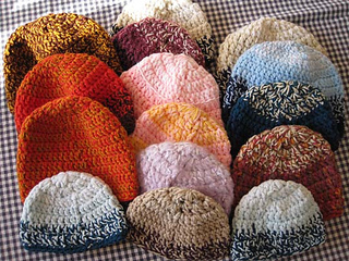 Double_double_crochet_hats_for_snug_hugs_2009_small2
