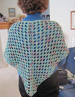 Easy_shawl_petalspun_small2