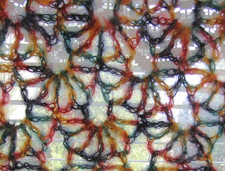 Lacy_fan_shawl_mohair_closeup_small2
