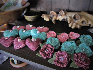 Rosette___mini_hearts_small2