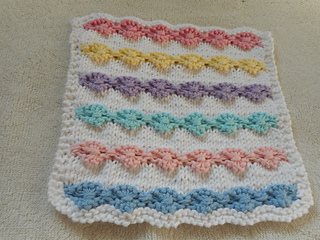 Ravelry: Flowers in a Row Dishcloth pattern by Louise Sarrazin